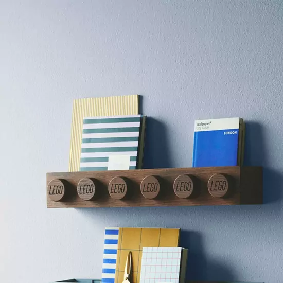 LEGO drevený stojan na knihy