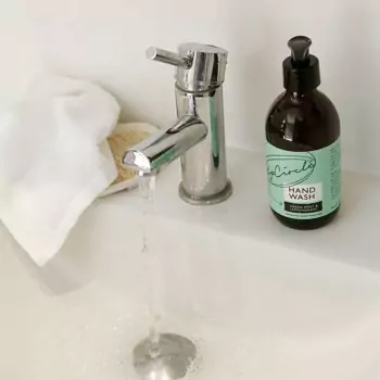 Prírodné tekuté mydlo na ruky s vôňou mäty a citrónovej trávy