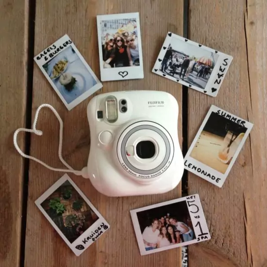 Instantný biely fotoaparát Mini 25