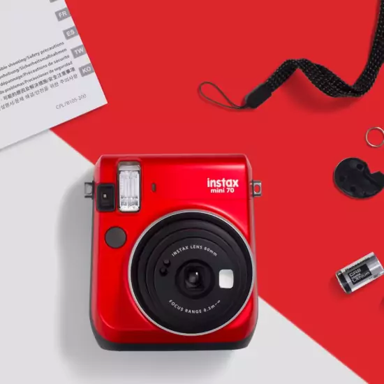 Instantný červený fotoaparát Mini 70