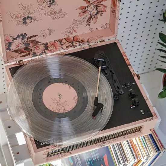 Gramofón Crosley Voyager – Floral