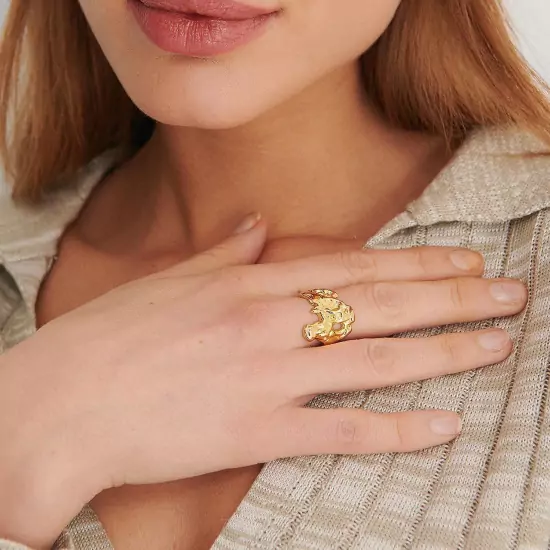 Zlatý abstraktný prsteň