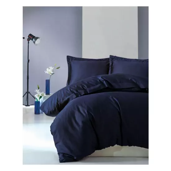 Tmavomodrý saténový set posteľnej bielizne Elegant Premium